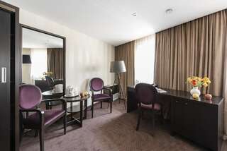 Отель Amberton Cathedral Square Hotel Vilnius Вильнюс Двухместный номер Делюкс с 1 кроватью или 2 отдельными кроватями-2