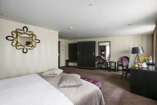 Отель Amberton Cathedral Square Hotel Vilnius Вильнюс Двухместный номер Делюкс с 1 кроватью или 2 отдельными кроватями-3
